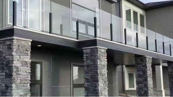 別墅不銹鋼玻璃護欄