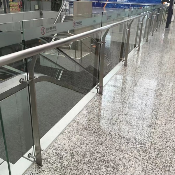 不銹鋼拉絲橢圓管在工程上的應用