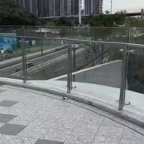 廣場(chǎng)不銹鋼玻璃護(hù)欄 廣場(chǎng)不銹鋼玻璃護(hù)欄