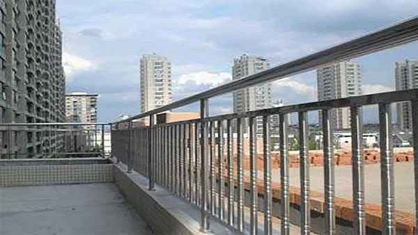 不銹鋼陽臺護欄 不銹鋼陽臺護欄