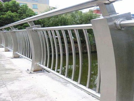 喜師傅河道不銹鋼護(hù)欄 喜師傅河道不銹鋼護(hù)欄