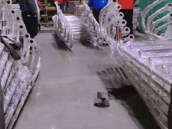 喜師傅316不銹鋼爬梯可以安裝在泳池？