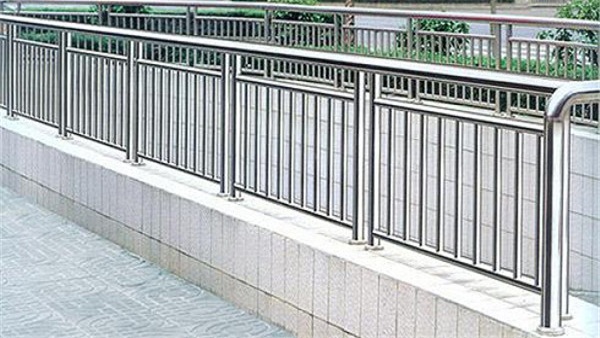 道路防撞不銹鋼護欄定制