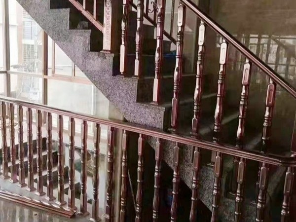 樓梯護(hù)欄該選不銹鋼還是鋅鋼？