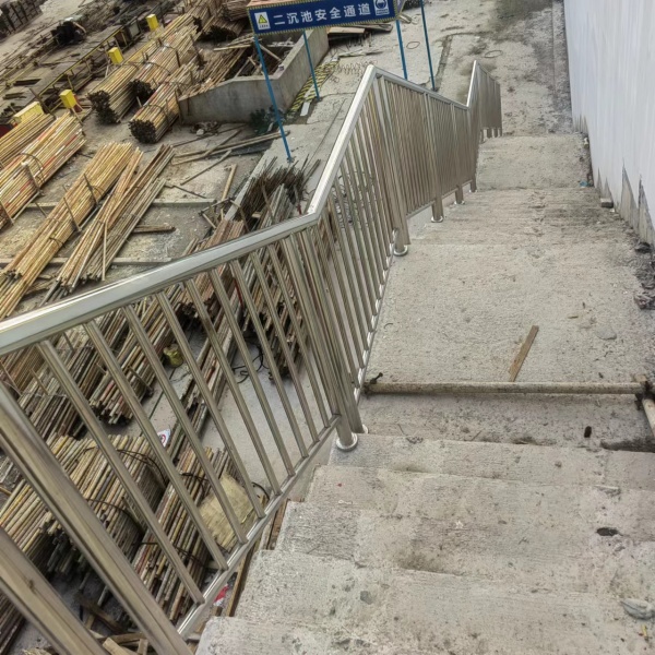 不銹鋼護(hù)欄