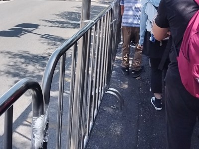 不銹鋼隔離護(hù)欄 不銹鋼隔離護(hù)欄