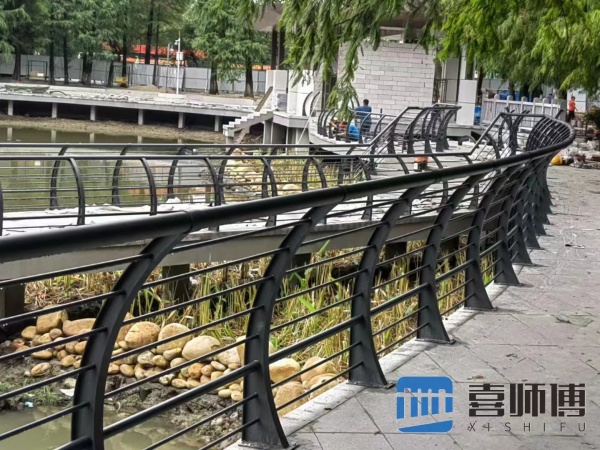 河道不銹鋼護(hù)欄 河道不銹鋼護(hù)欄