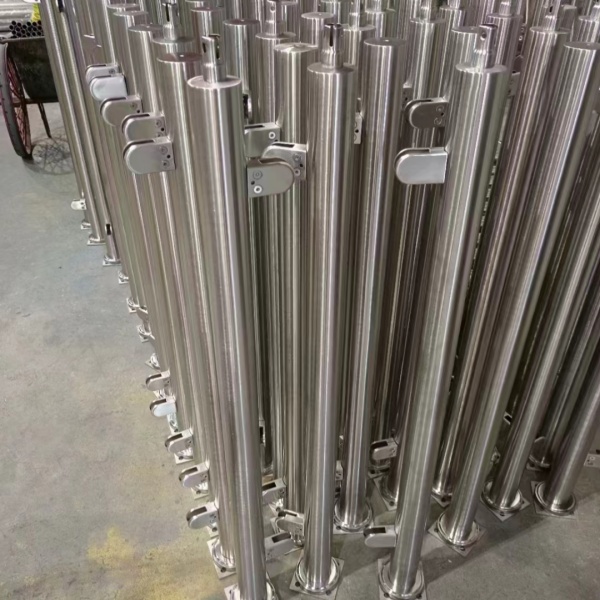 不銹鋼卡玻璃立柱 不銹鋼卡玻璃立柱