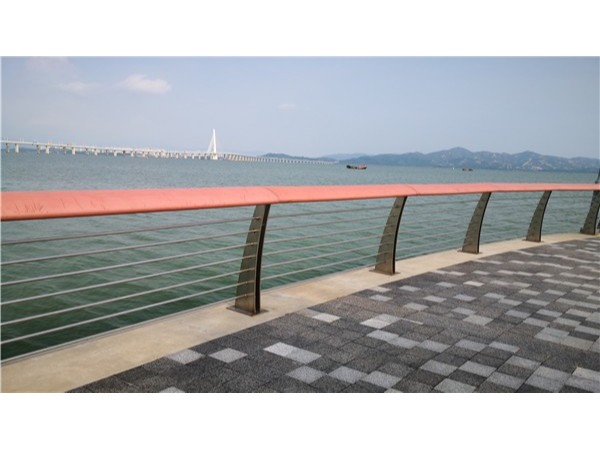 為什么還在猶豫選擇什么護欄？不銹鋼護欄他不香嗎？