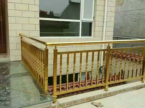 陽臺不銹鋼護(hù)欄的質(zhì)量受哪些因素的影響？