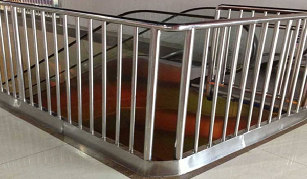 商超不銹鋼護欄圍欄