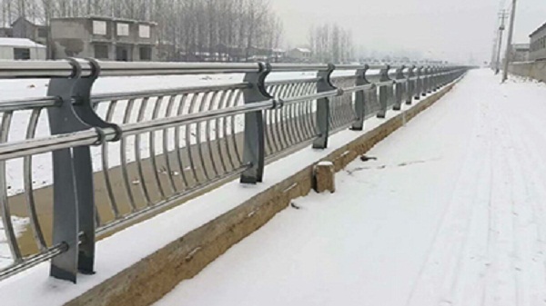 哪些因素會(huì)影響著不銹鋼護(hù)欄的質(zhì)量？