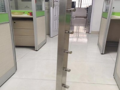 不銹鋼穿管立柱 不銹鋼穿管立柱