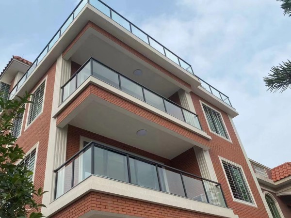 不銹鋼玻璃護(hù)欄 不銹鋼玻璃護(hù)欄