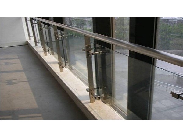 疫情嚴(yán)重的醫(yī)院里為什么都采用的是不銹鋼護(hù)欄？